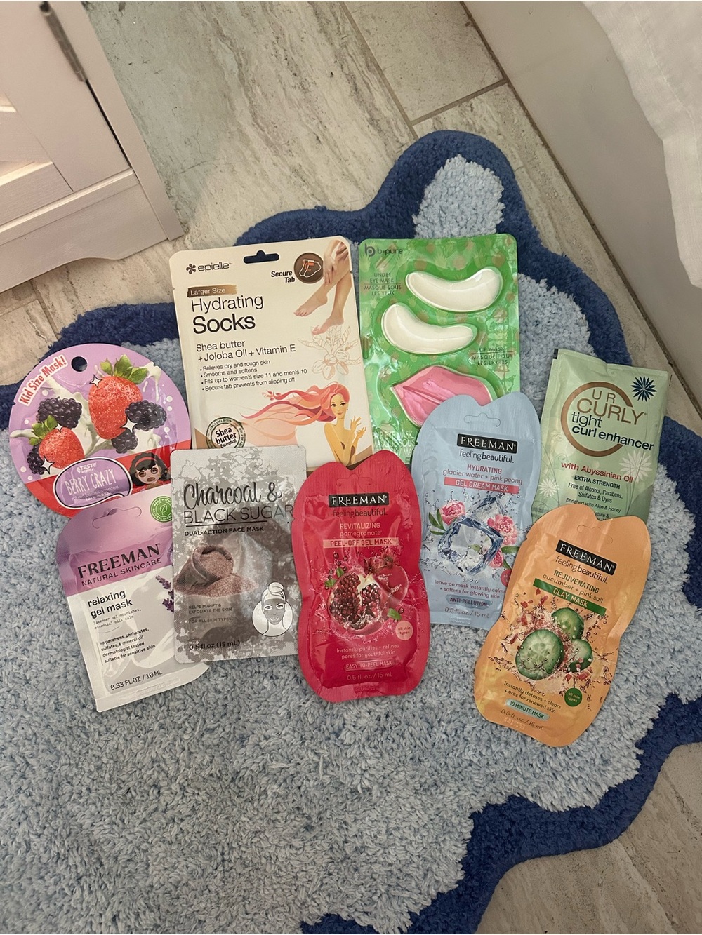 Hydrating Foot Socks & Assorted Bath + Body Masks - Blue